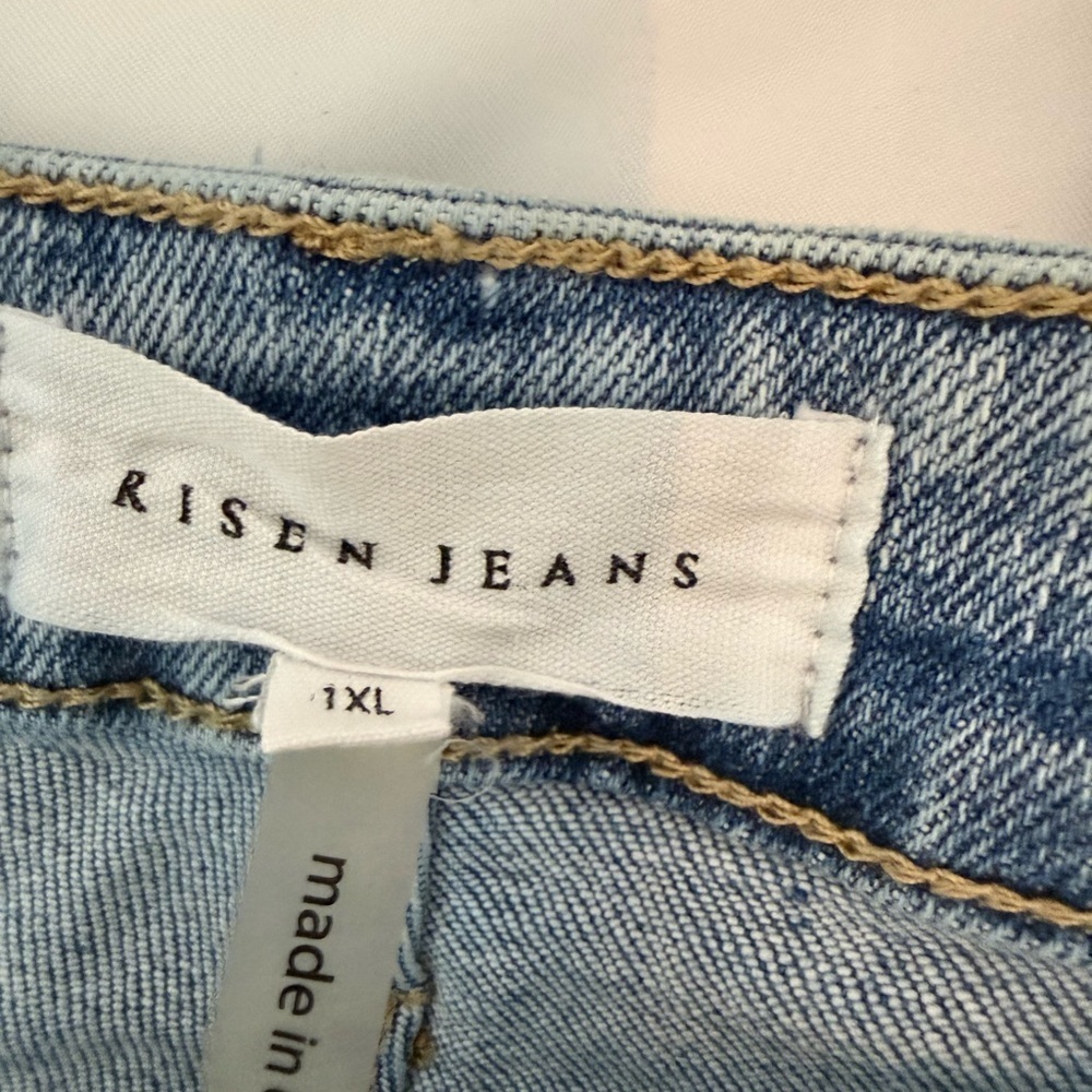 Trendy Light Blue Distressed Women's Jeans - Picture 6 of 8